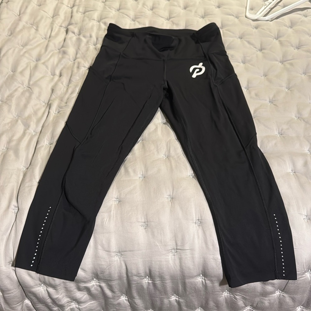 Like New Lululemon Peloton Crops